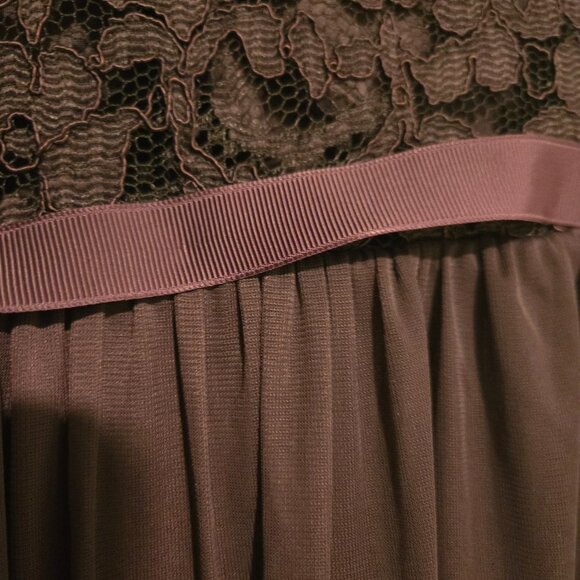 Davids Bridal Dress size 22 - Picture 3 of 7